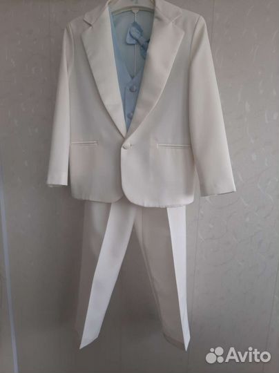 Костюм тройка на мальчика белый 122-128