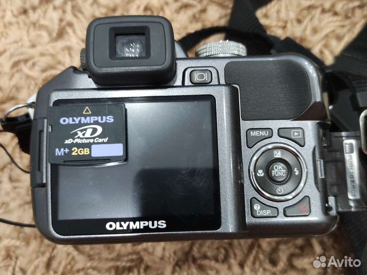 Зеркальный фотоаппарат