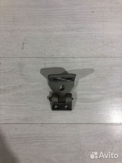 Петля двери перед лев BMW X3 e83 2.5 ат