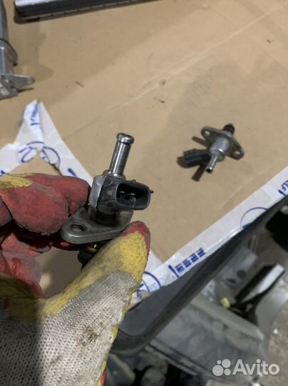 Датчик клапан давления топлива Lexus GS LS