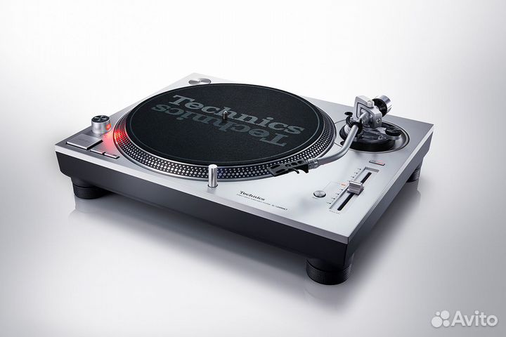 Виниловый проигрыватель Technics SL-1200 MK7