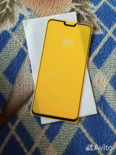 Защитные стекла для телефона