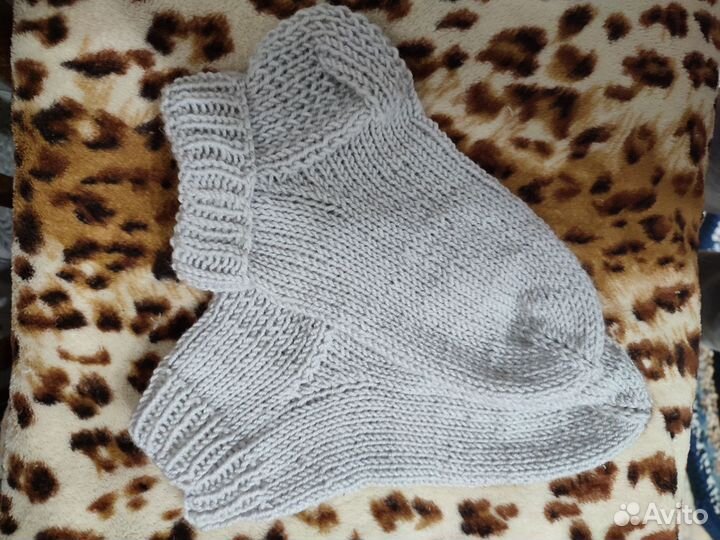 Женские вязаные носочки