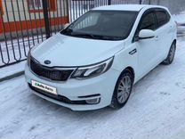 Kia Rio 1.6 MT, 2015, битый, 240 000 км, с пробегом, цена 520 000 руб.