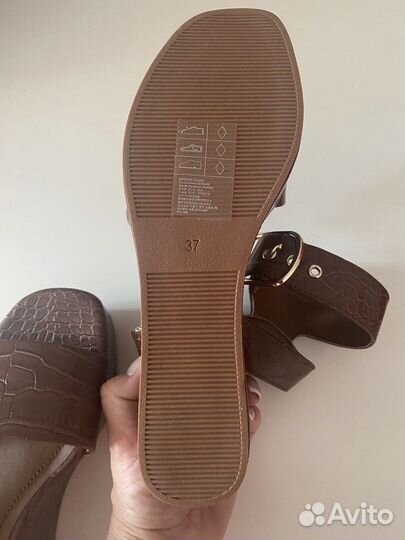 Босоножки женские