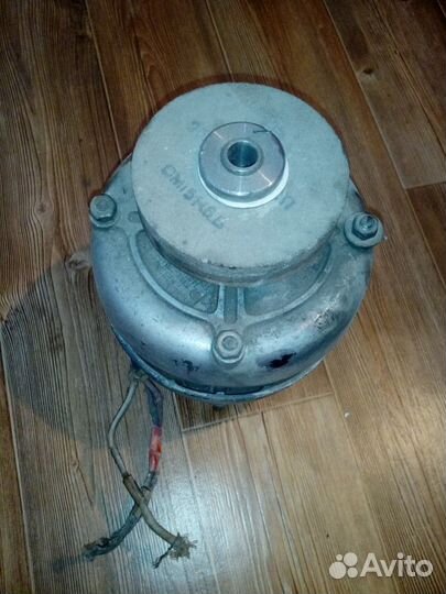 Электдвигатель 220V 1420об/мин