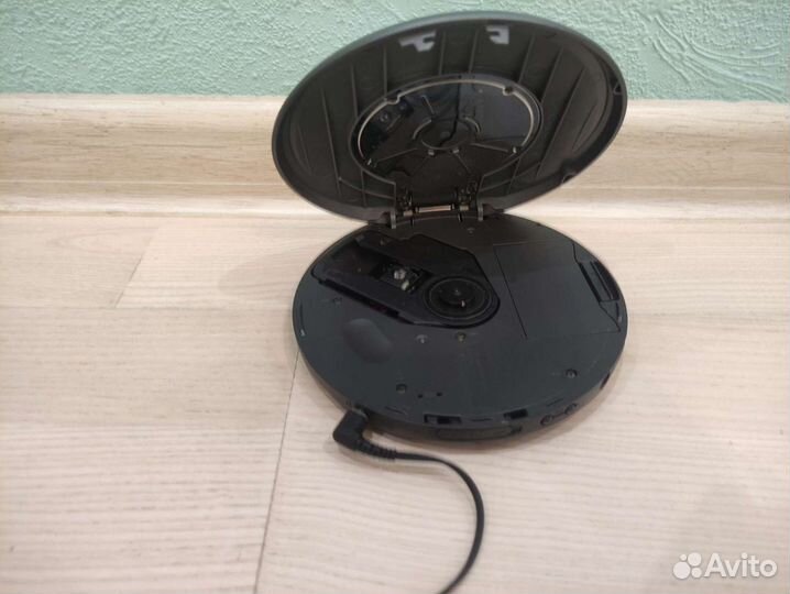 Плеер sony walkman d-ej118