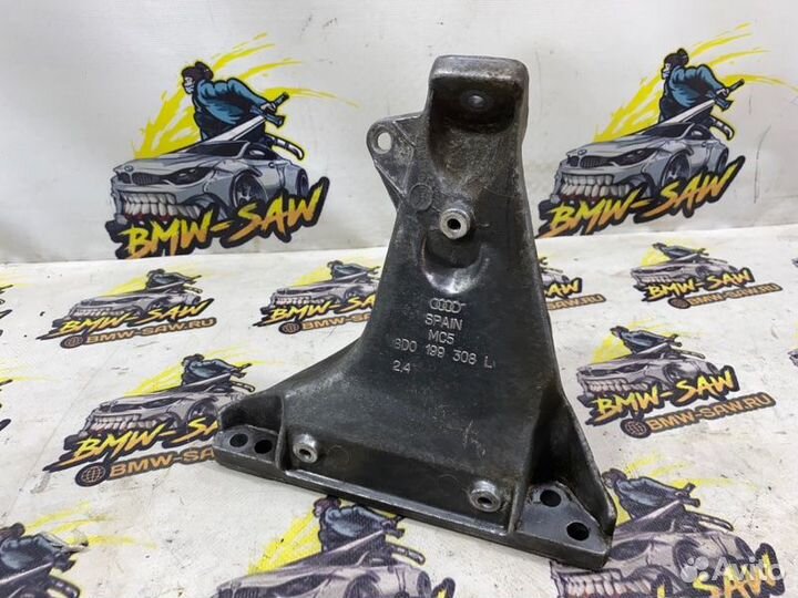 Кронштейн двигателя правый Audi A4 B5 AEB 1997