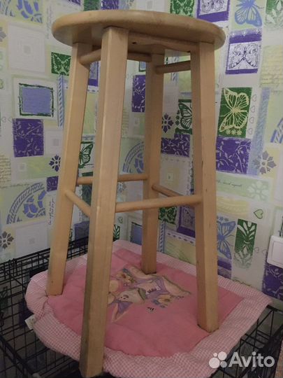 Барная табуретка