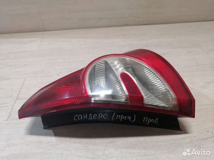 Фонарь правый Renault Sandero 1 Рено Сандеро 1