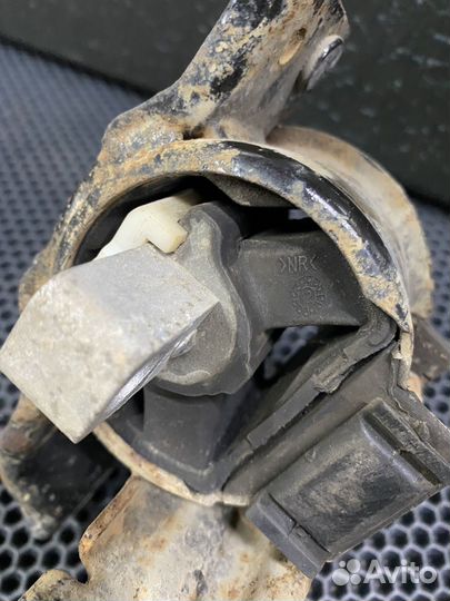 Подушка МКПП Volkswagen polo 5