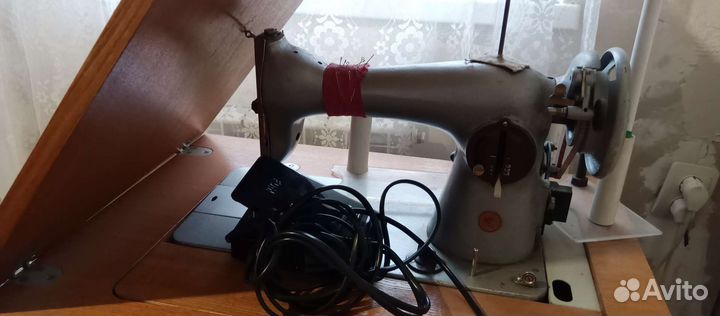 Швейная машина Чайка