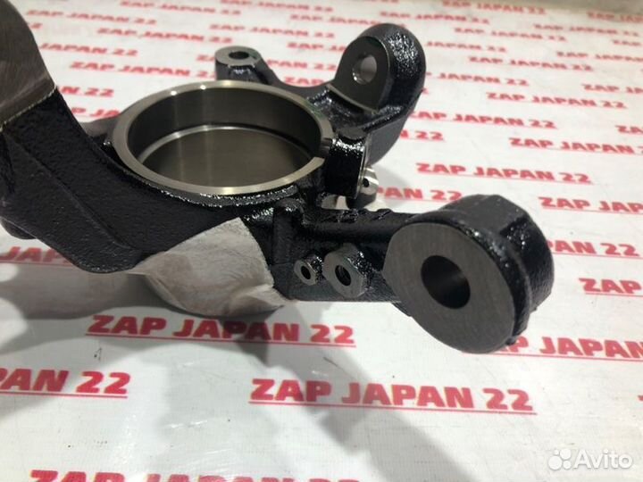 Кулак поворотный передний левый Toyota Rav4 ACA21