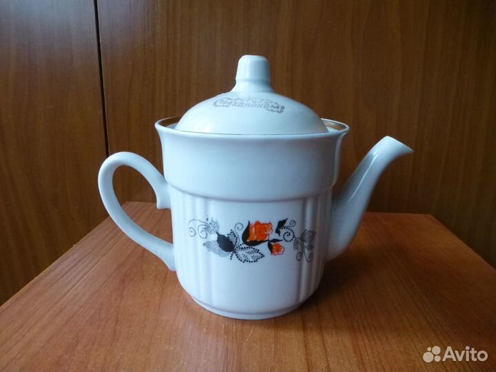 Чайный сервиз на 8 персон