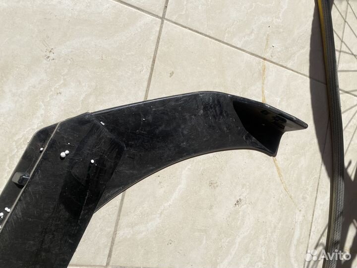 Губа на бампер