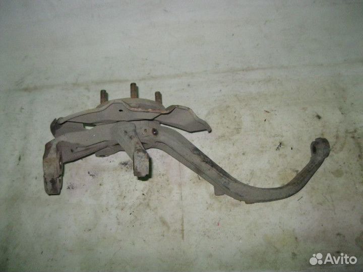 Кулак поворотный передний левый Mazda 6 (GG) 2002