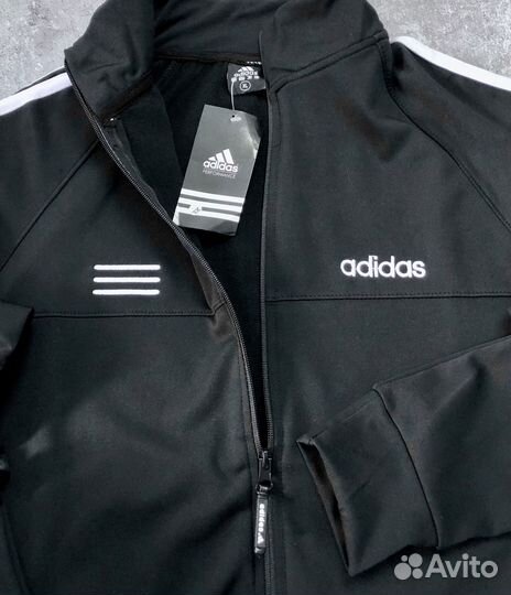 Спортивный костюм Adidas