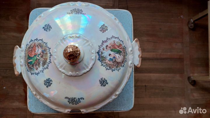 Супница фарфоровая