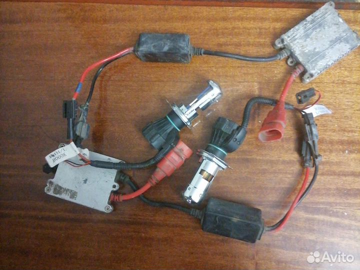 Би ксенон h4