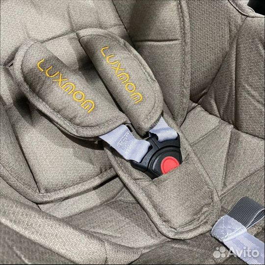 Прогулочная коляска Luxmom