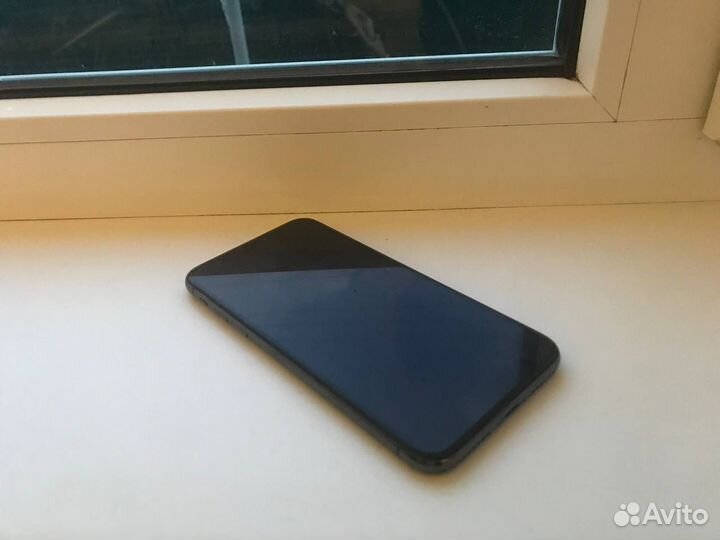 iPhone X, 64 ГБ