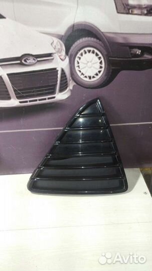 Треугольник заглушка бампера Форд Фокус 3