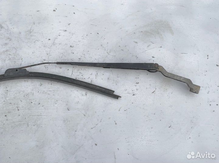 Поводок дворника правый Geely Emgrand