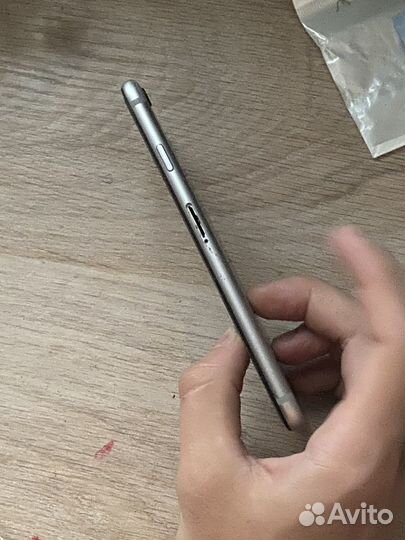 Телефон iPhone 6