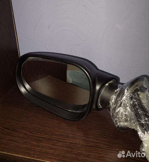 Зеркало заднего вида