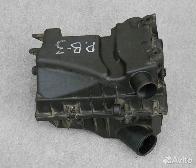 Корпус воздушного фильтра VW Passat B3 1.8