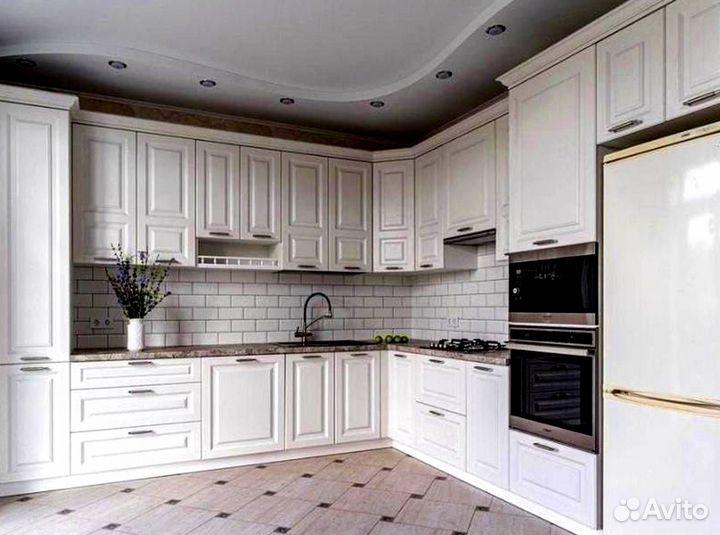 Кухня в потолок на заказ