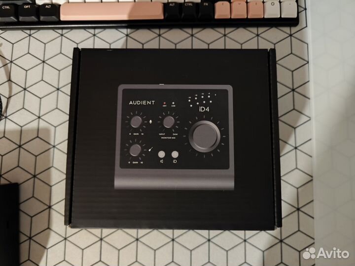 Звуковая карта Audient ID4 mkii
