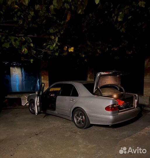 Mercedes-Benz E-класс 2.2 AT, 2000, 453 400 км