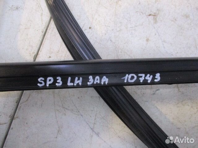 Уплотнитель стекла двери задней левой Kia Sportage