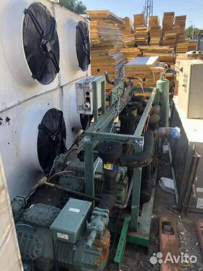 Холодильная дверь