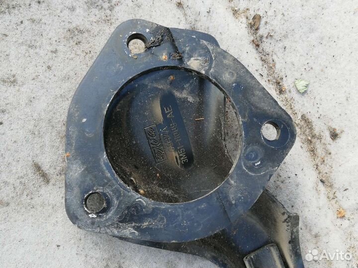 Распорка передних стоек Форд Фокус 2