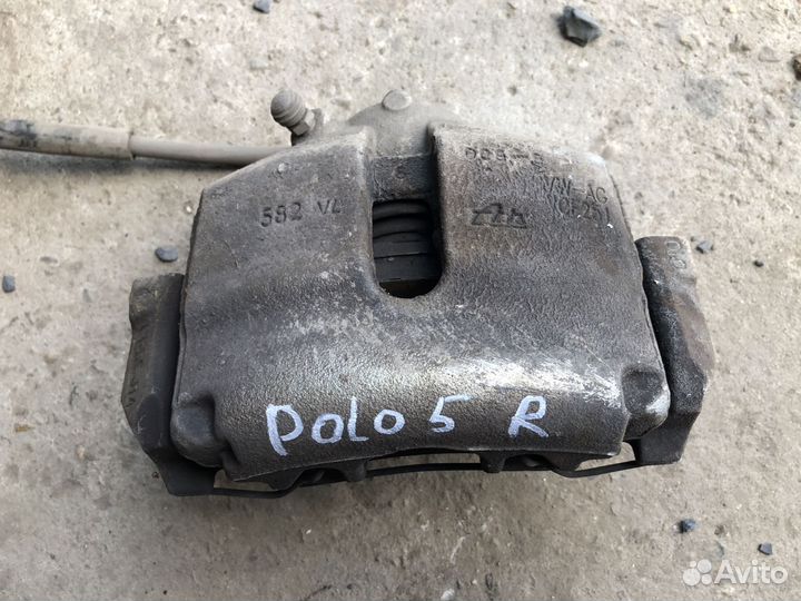 Суппорт передний правый Фольксваген Поло 5