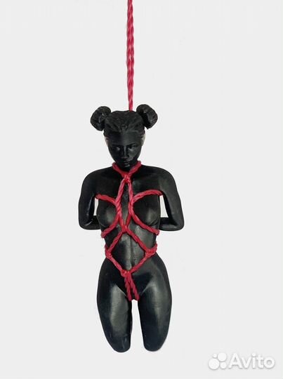 Фигурка девушки шибари в машину