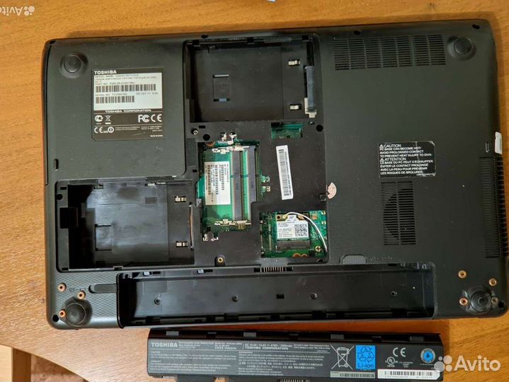 Ноутбук Toshiba Qosmio X875-DUS разбор