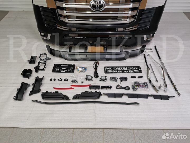 Обвес Toyota Land Cruiser 300 в версию Anniversary