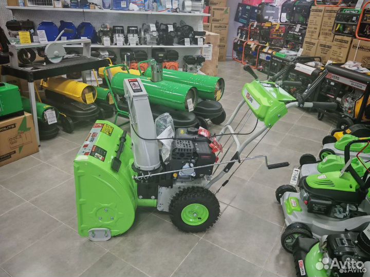 Снегоуборщик бензиновый 7 л.с