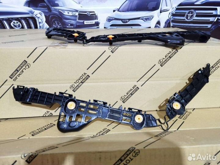 Кронштейн бампера задний Toyota Camry XV70