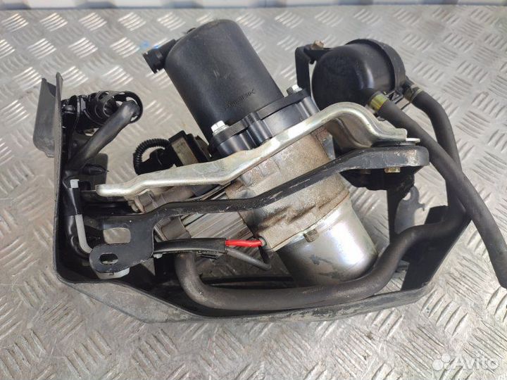 Компрессор подвески Toyota Sequoia USK65 3UR-FE