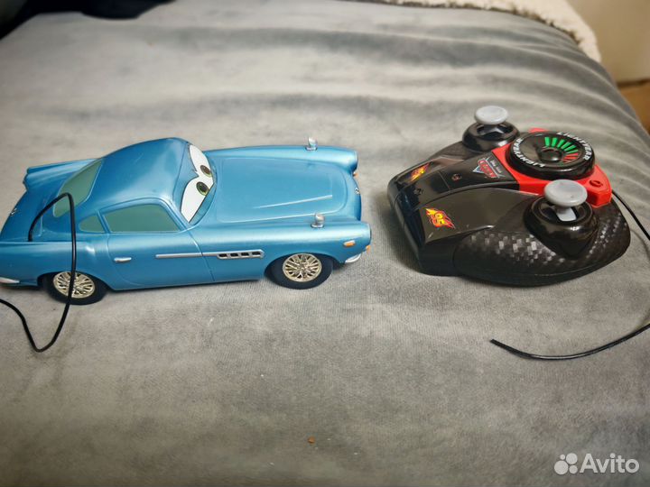 Машинка с пультом Тачки