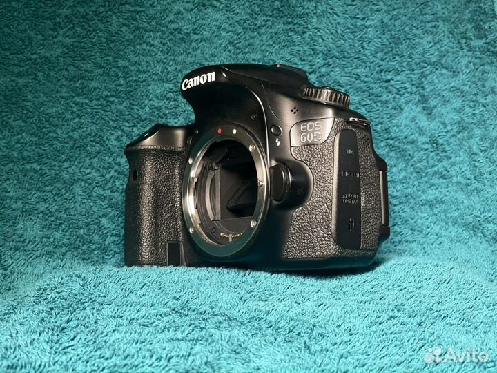 Canon 60D body + флешка 8гб и сумка