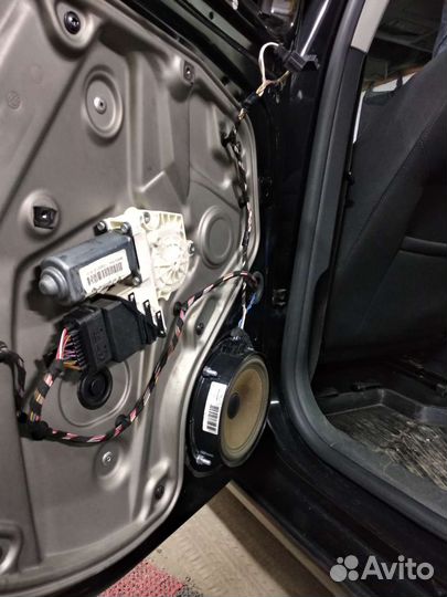 Динамик задней двери. Октавия а5