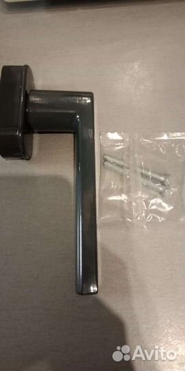 Оконные ручки и замки.Дюбель и шуруп