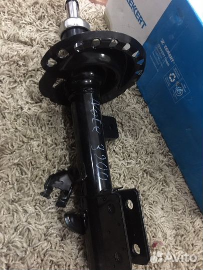 Амортизатор передний новый