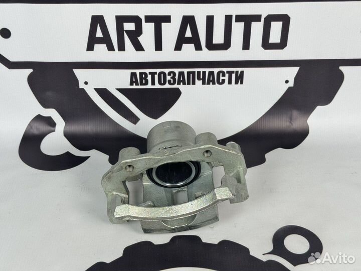 Суппорт передний левый Nissan Datsun AMD21