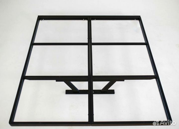 Кровать с парящим эффектом